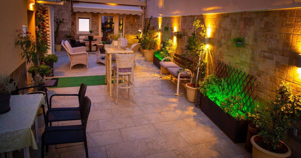 Luxury Plateia Apartment